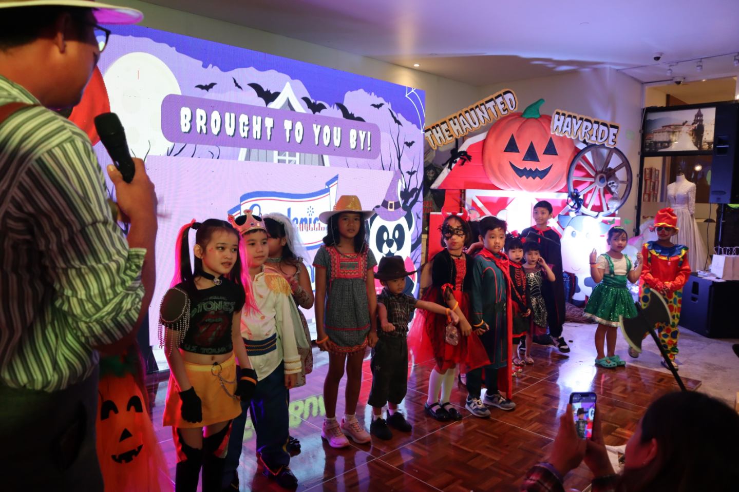 Hotel Lucky Chinatown Hosts Wonderland Halloween Event